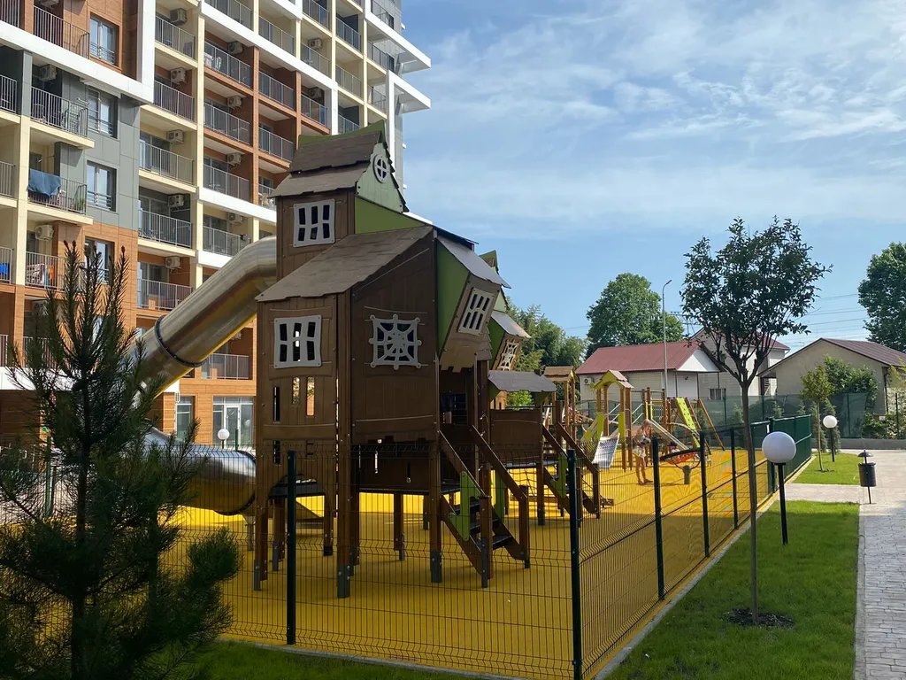 Квартира с двумя открытыми балконами и видом на море