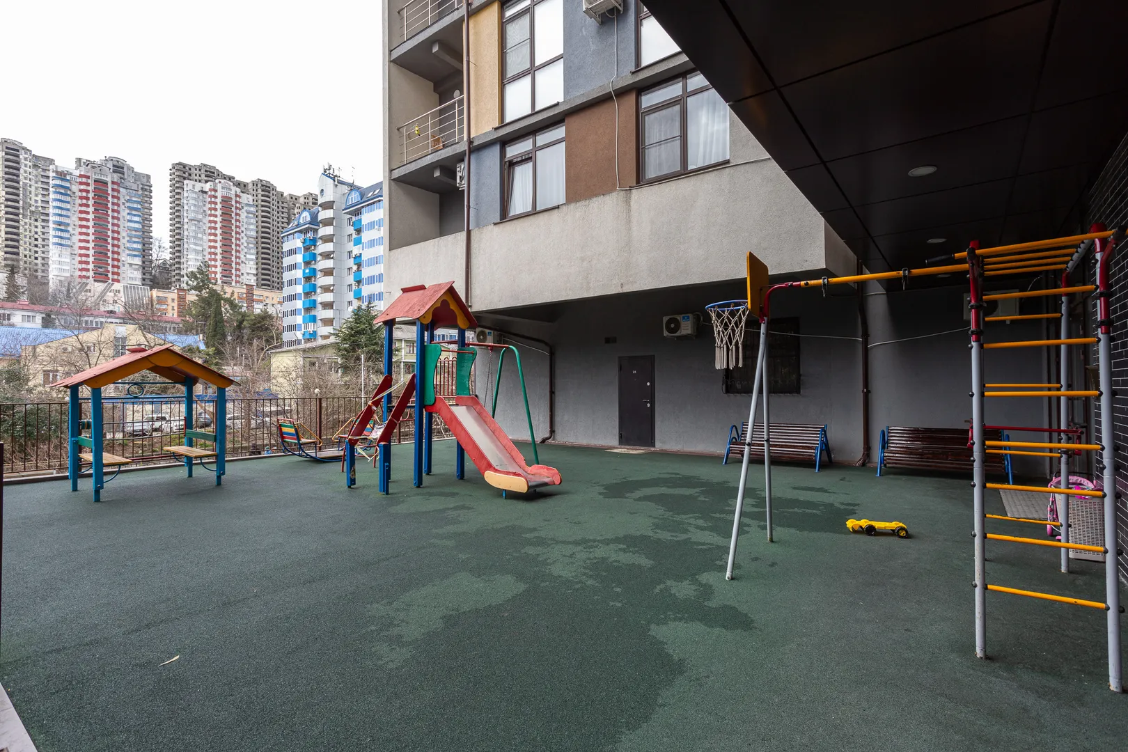 Фото