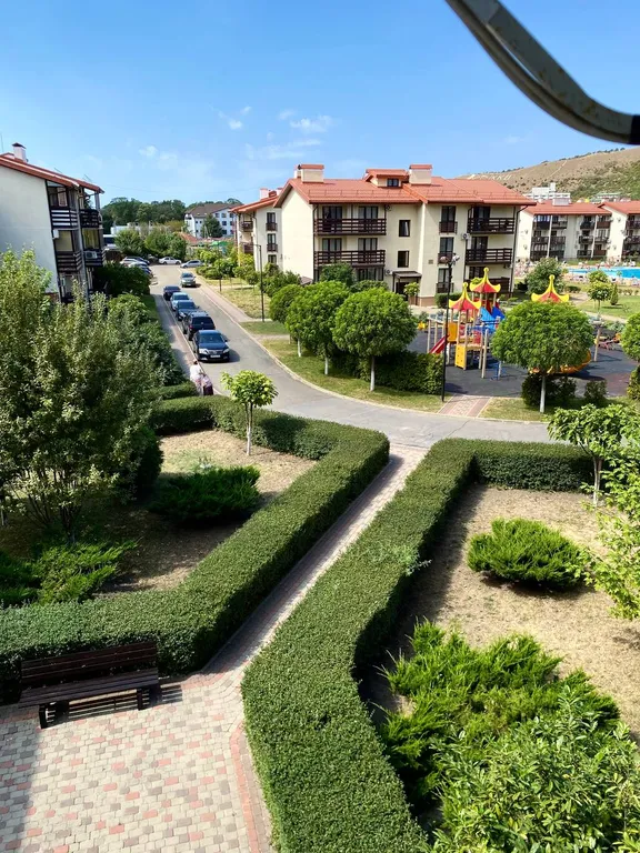 Студия с бассейном у моря