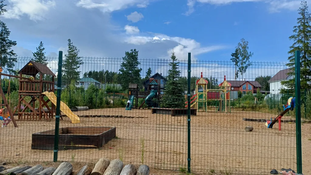 Коттедж в соснах у залива