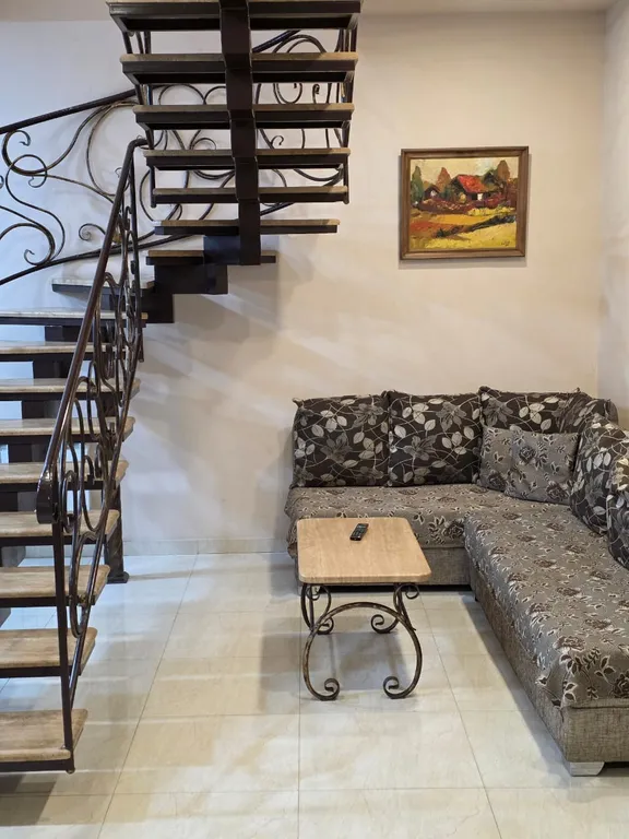 Частный дом в самом центре Еревана у каскада