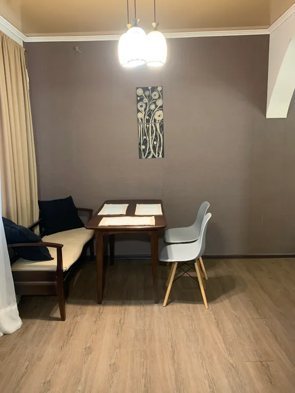 Просторная, уютная трёхкомнатная квартира в центре Пицунды