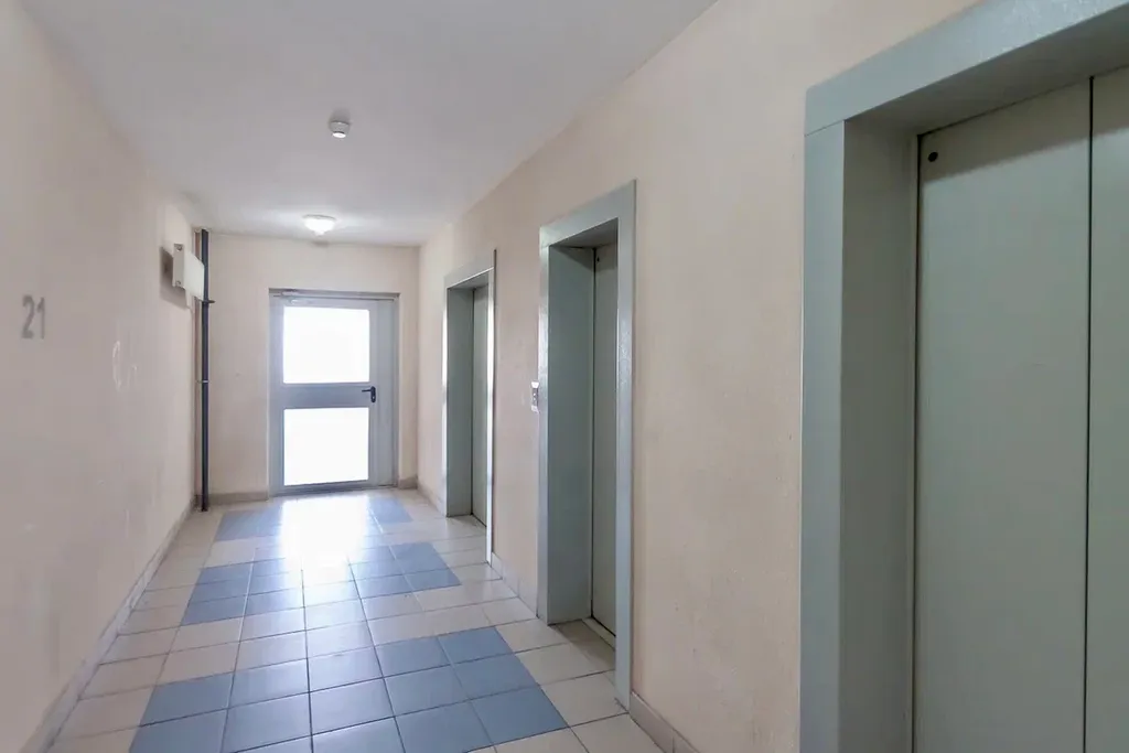 Уютная студия с большой лоджией в доме бизнес-класса