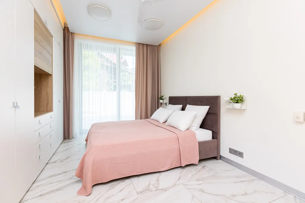 Просторная квартира с живым камином и видом на горы