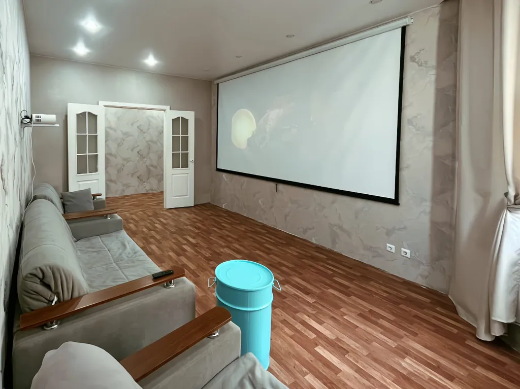 Квартира Трёхкомнатная европа сити — аренда посуточно в Нижневартовск