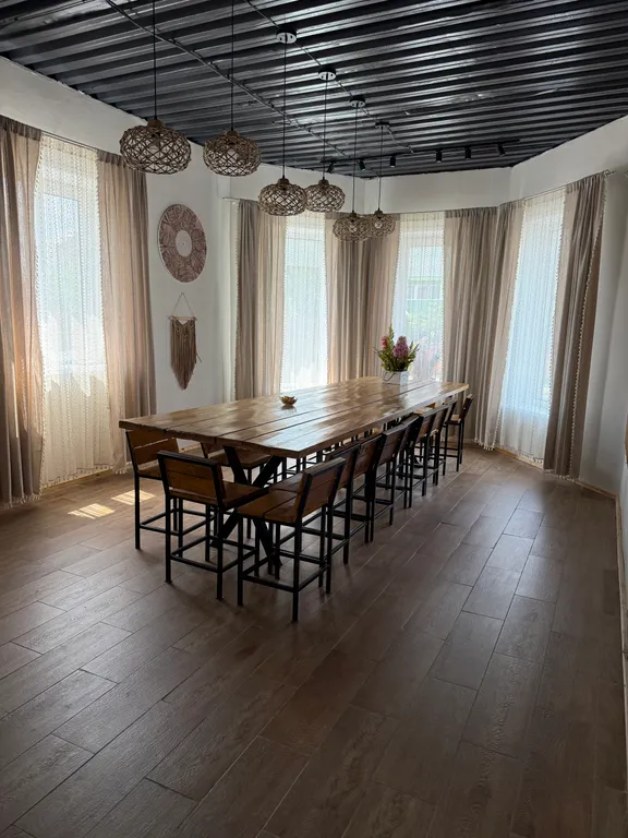 Дом Коттедж в черте города