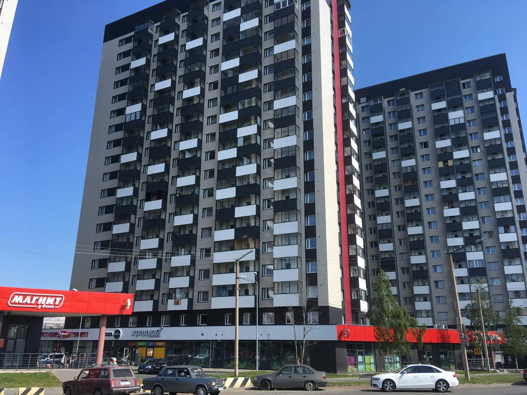 Большие и светлые апартаменты с лоджией в центре Древлянки