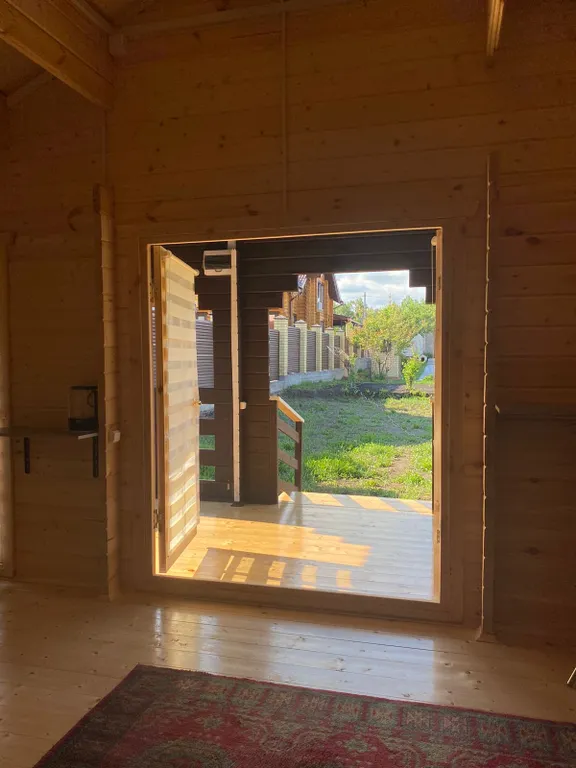 Домик на берегу Камского моря