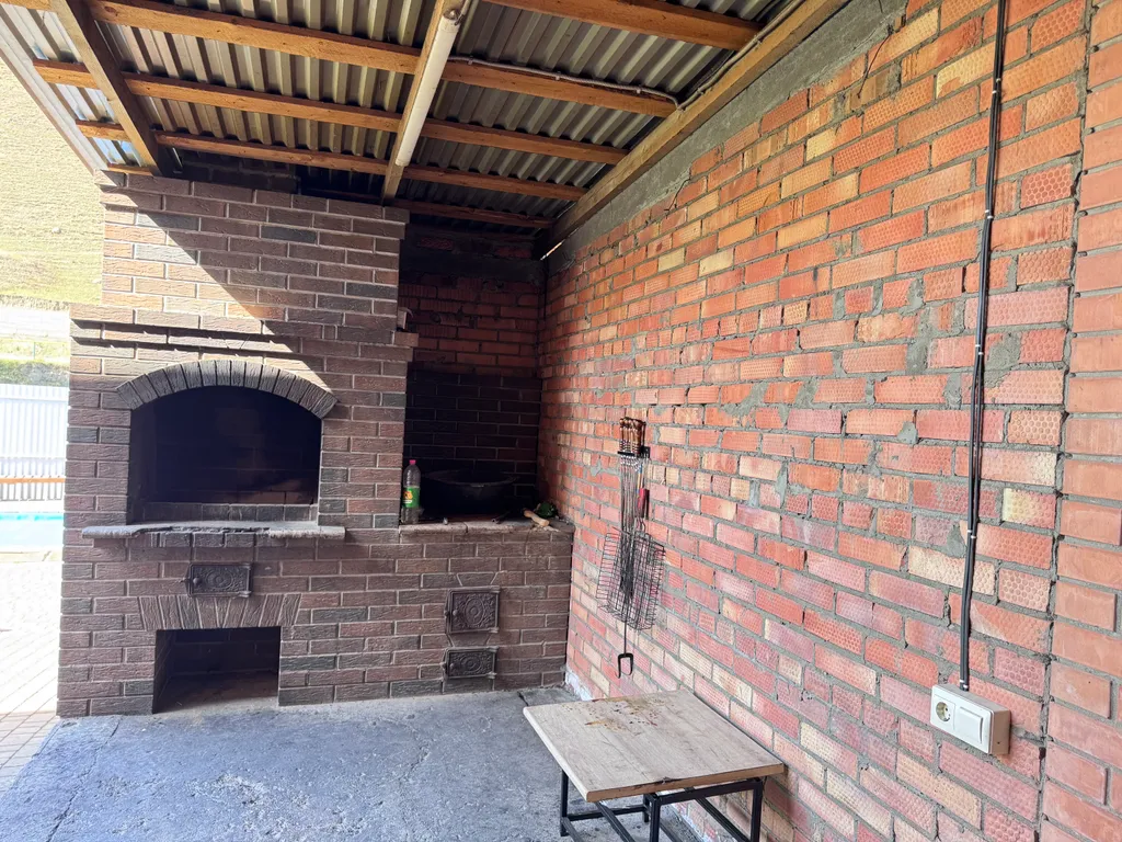 Уютный дом с видом на горы и тёплым бассейм fiagdonrelax