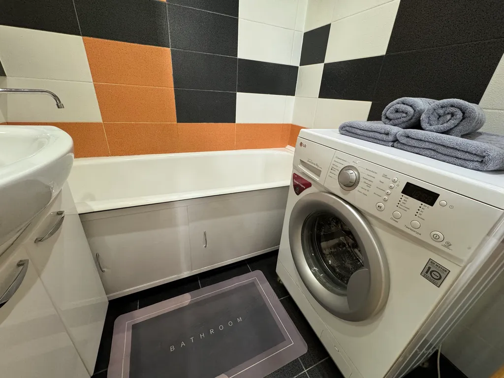 2-комнатная на Дикопольцева