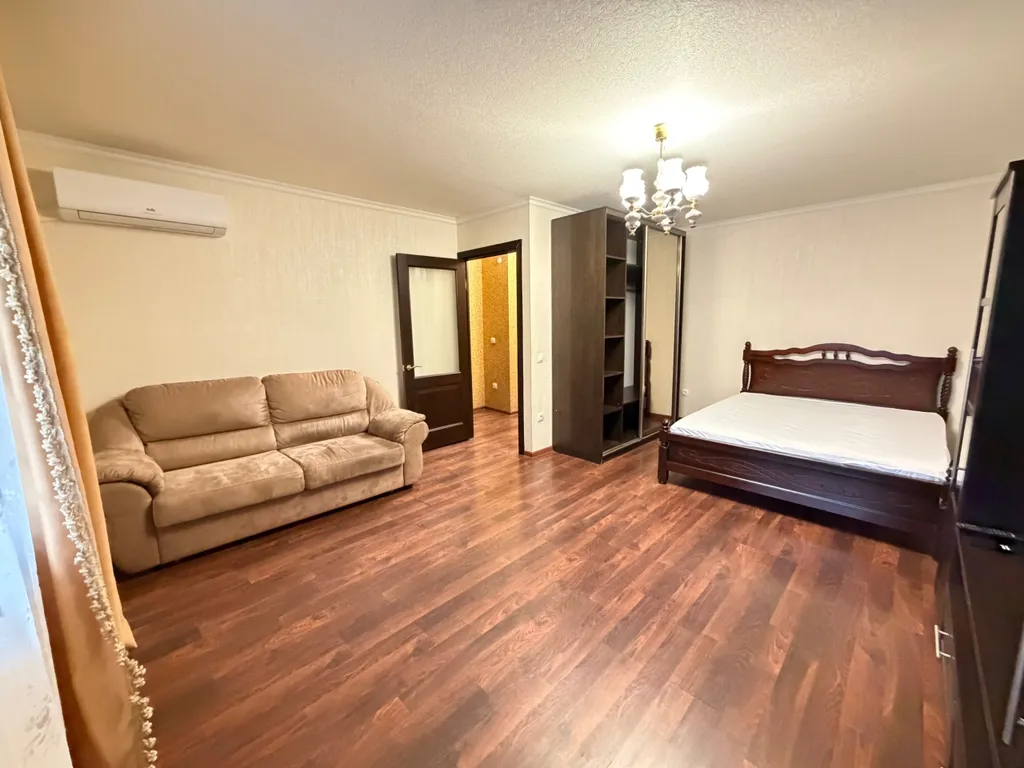 Уютная однокомнатная квартира у дворца спорта — аренда посуточно в Калуга