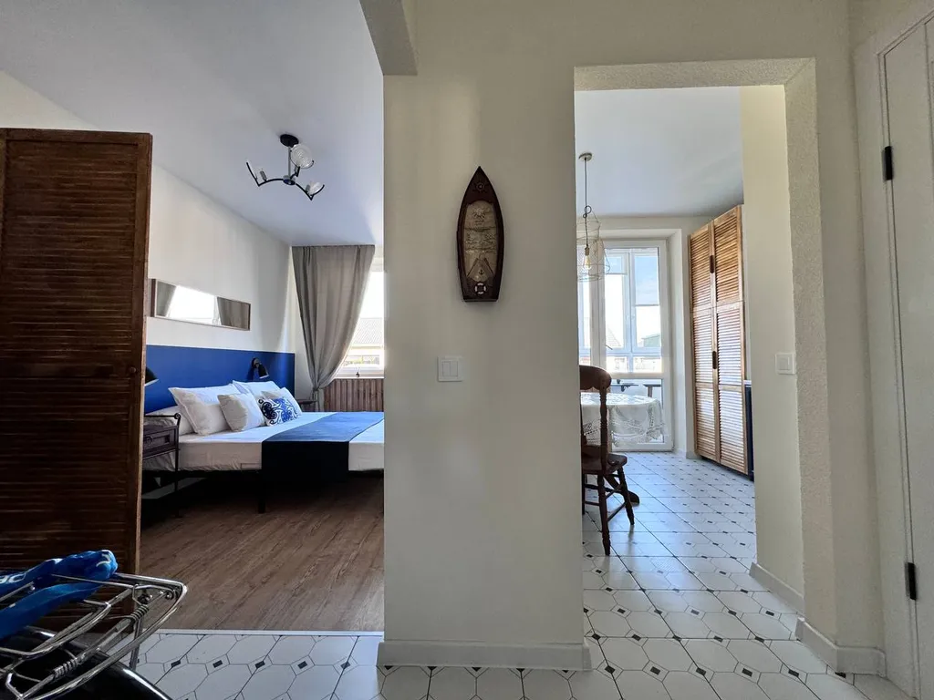 Апартамент в спальном районе с велосипедами