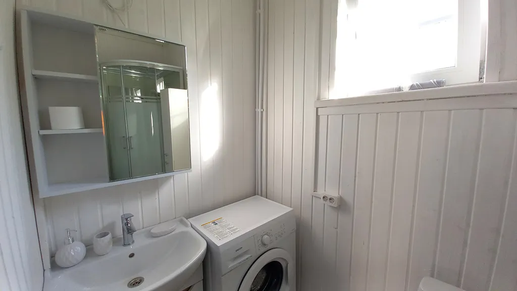 Дом в 2 километрах от озера