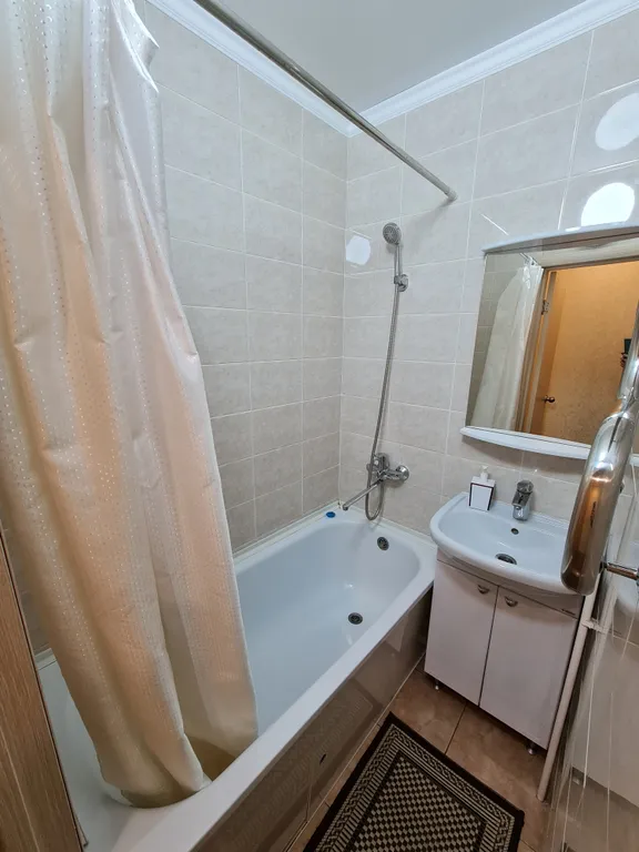 Однокомнатная в бежевых тонах