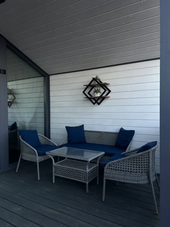 Дом на первой береговой линии