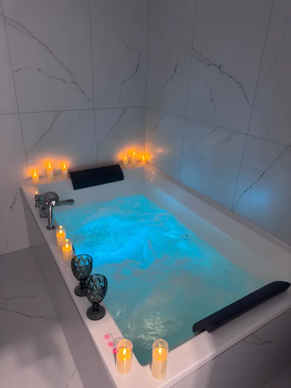 Квартира Апартаменты с двухместным Джакузи для романтиков в Сердце Ростова — аренда посуточно в Ростов-на-Дону