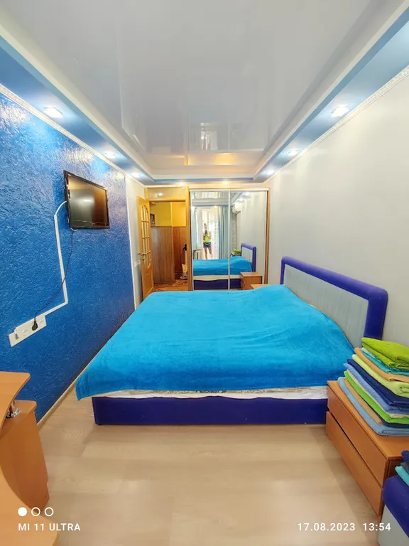 Семейная трехкомнатная квартира с видом на море