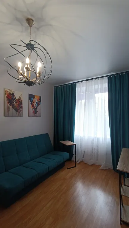 Уютная 2-х комнатная квартира с высокими потолками в центре города