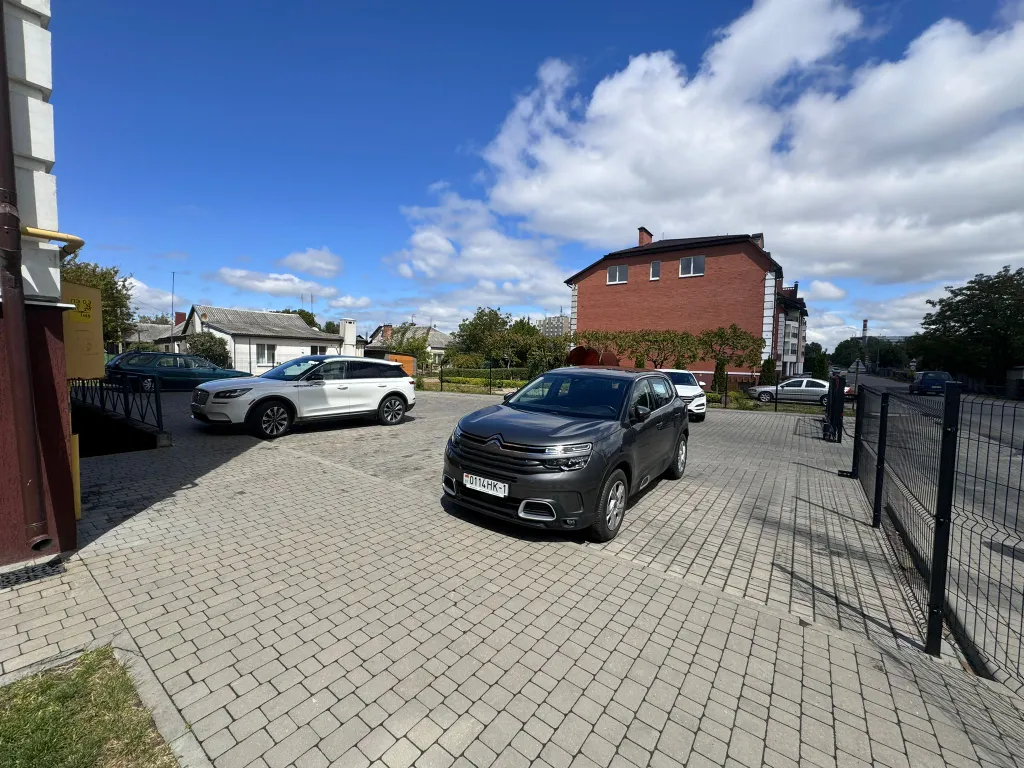 Просторная квартира недалеко от центра в тихом месте