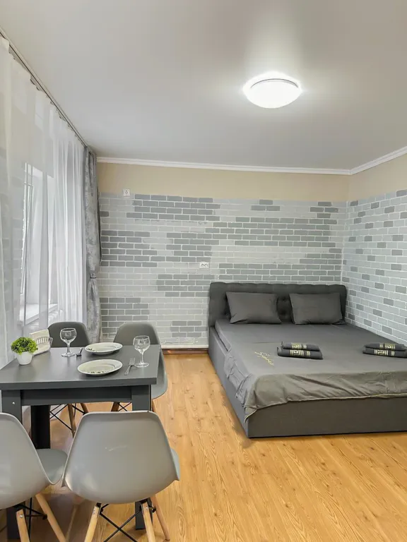 Дом в тихом районе с бесплатной парковкой для путешественников на авто