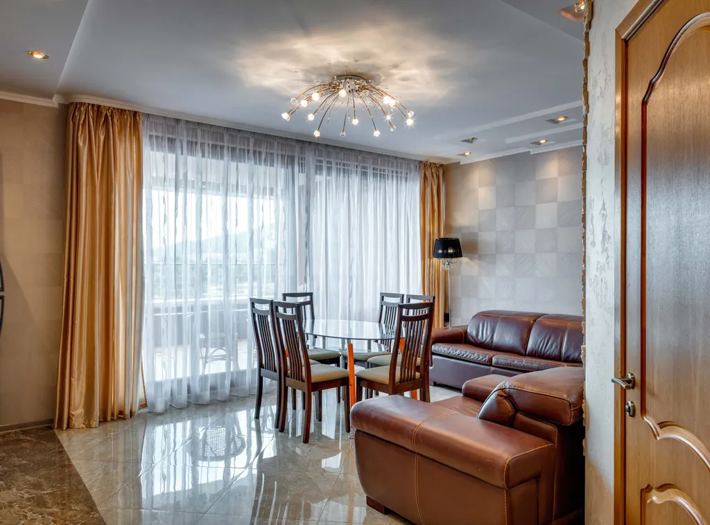 Трехкомнатная квартира с видом на море и горы