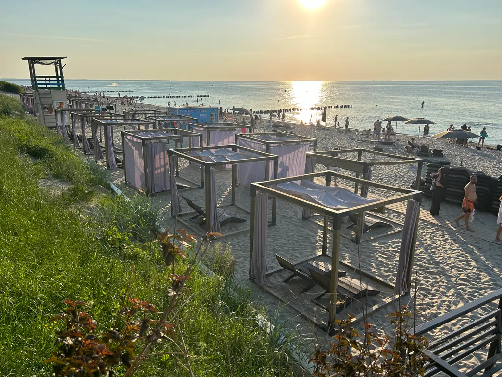 Домик в малине у моря