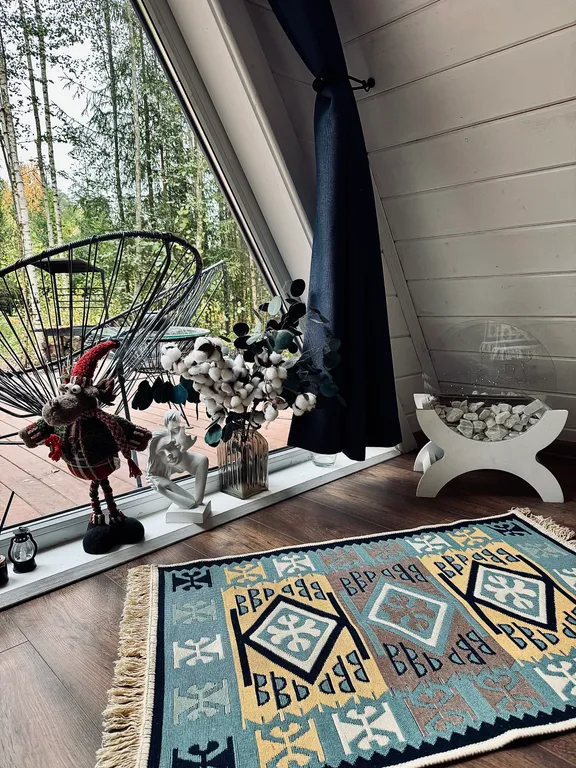 Дом A-frame с купелью, баней и бассейном в сосновом лесу