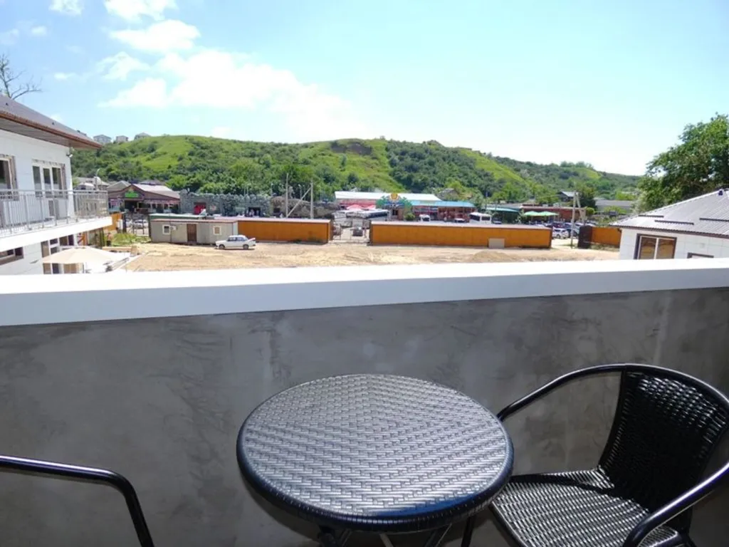 Комфорт с балконом во двор