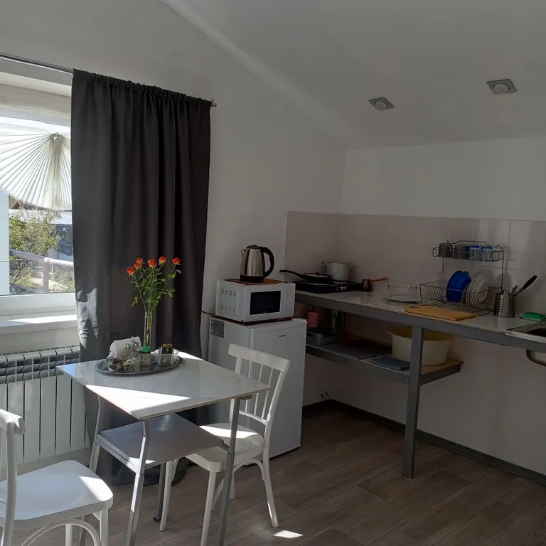 Чистая студия с евро ремонтом и красивым видом на горы