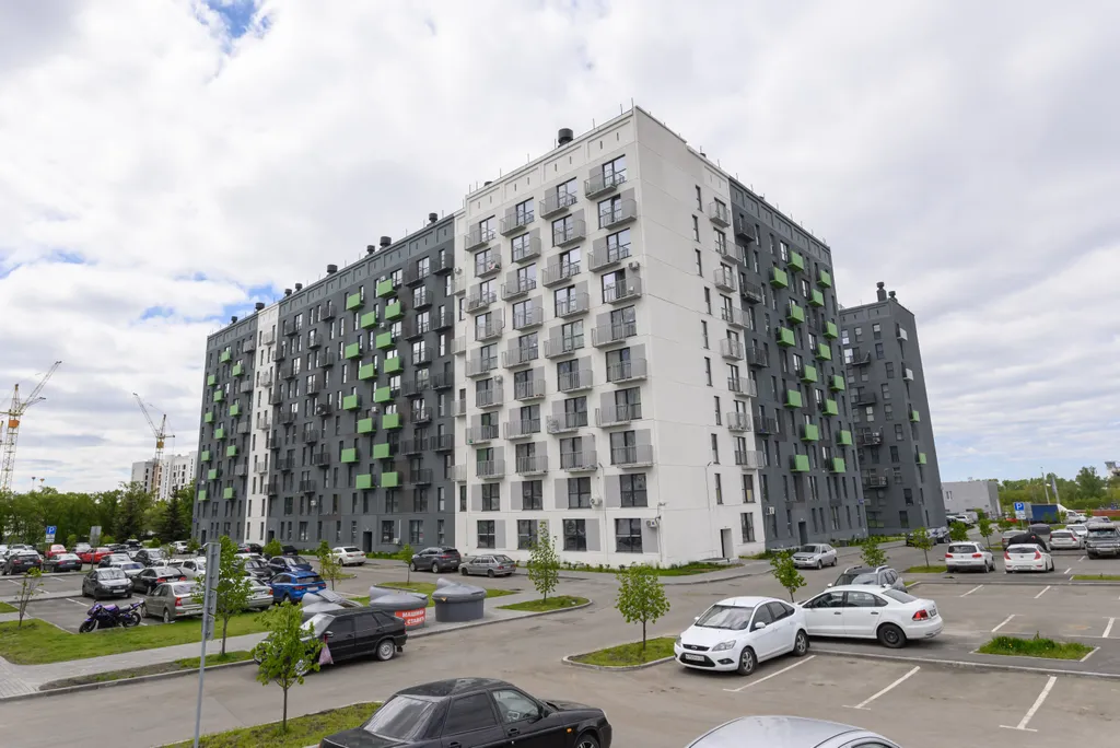 Комфортная квартира с панорамным окном в новом доме