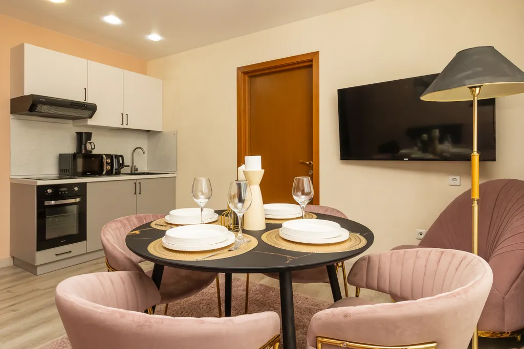 Номер-люкс Розовая пантера в апарт-комплексе Виктория