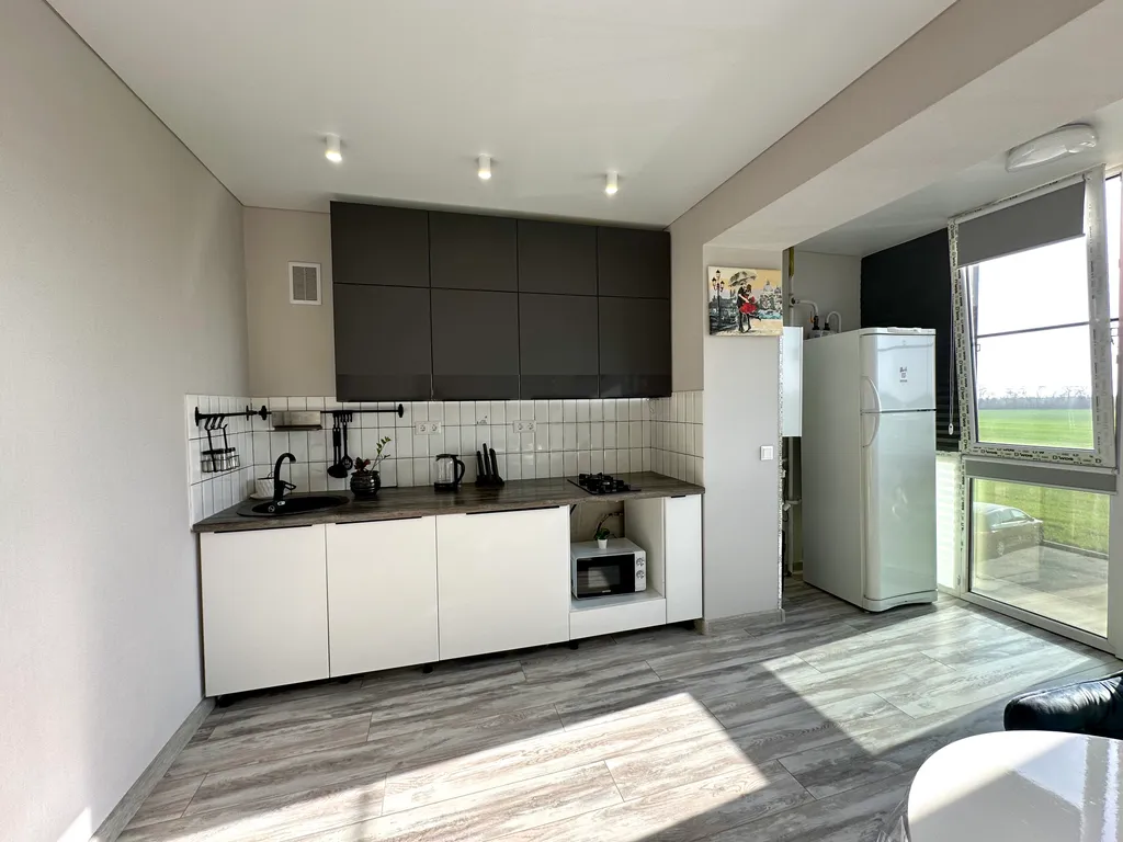 Стильная чистюля с видом на поле и закатные пейзажи