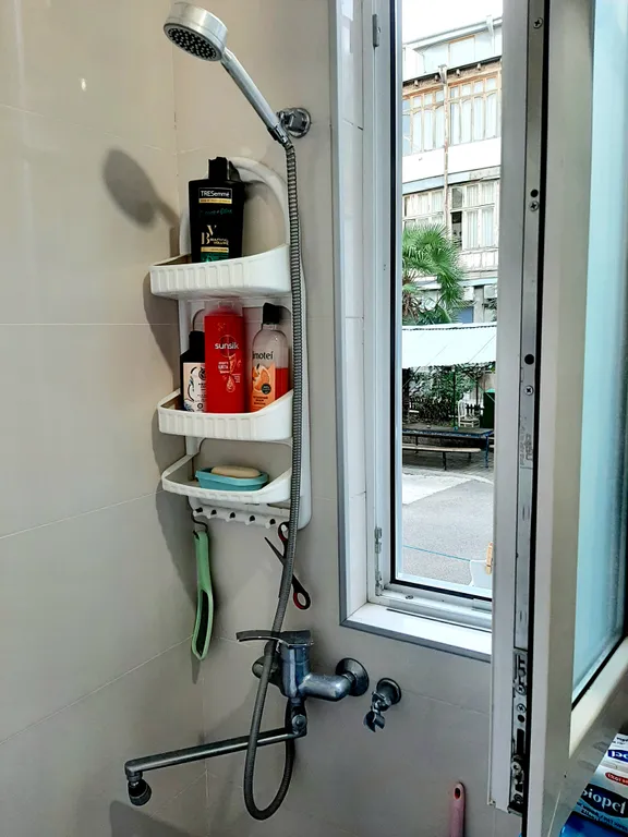 Комната в солнечной квартире в Старом Тбилиси