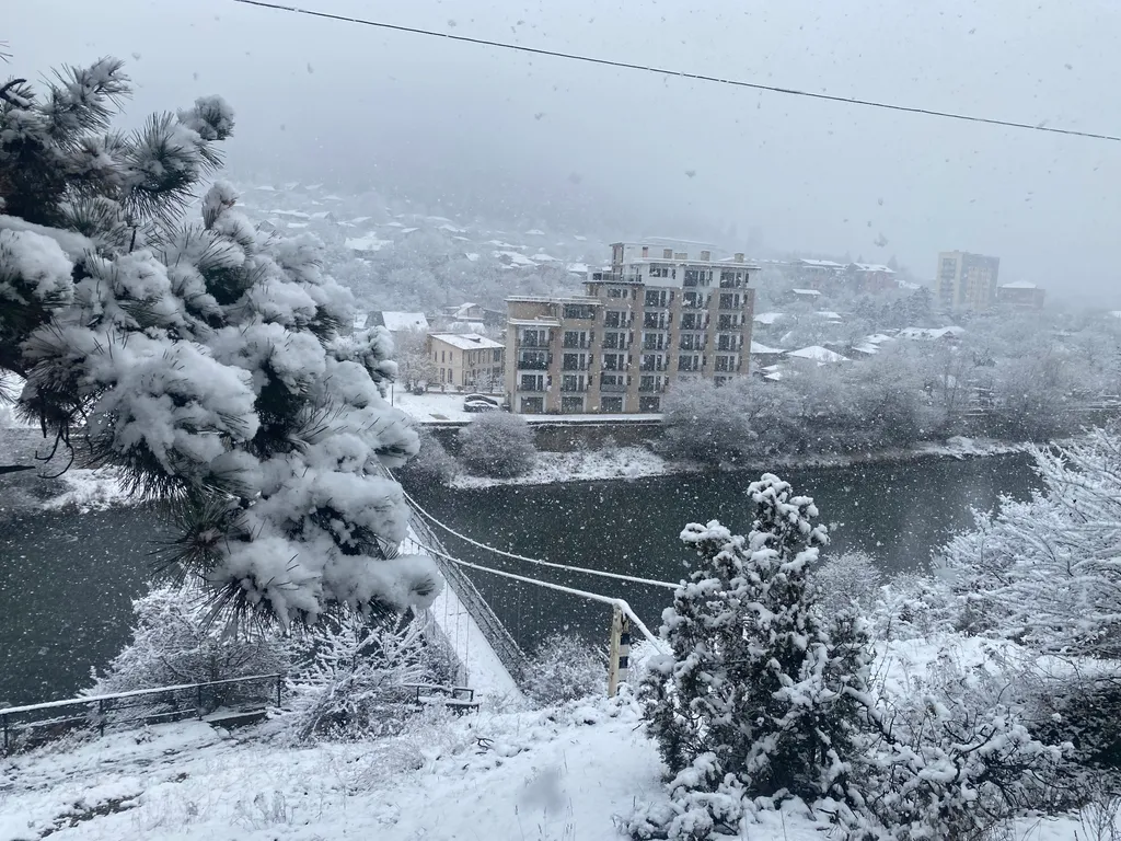 Студия у парка на 1 этаже с отдельным входом со стороны улицы