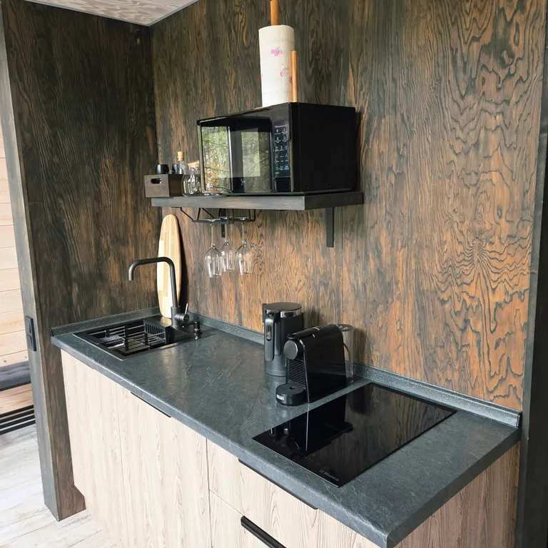 Домик на дереве Alderwood lodge