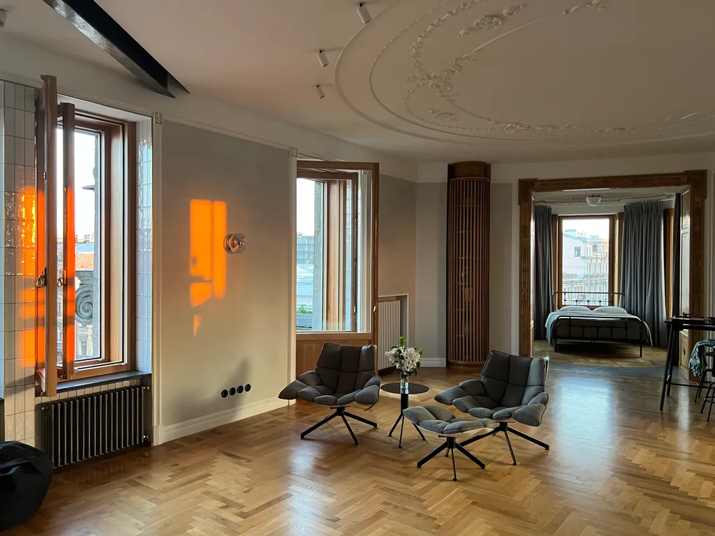 Угловая квартира под башней на пяти углах