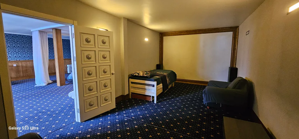 7-комнатный Дом