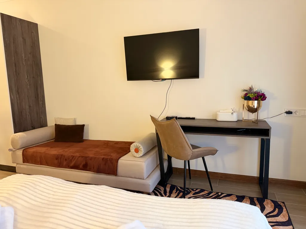 Студия в современном апарт-отель Таукель в самом центре Домбая