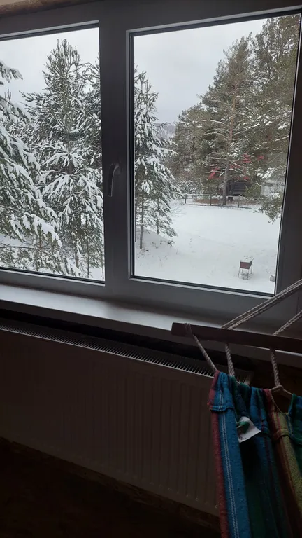 Домик в окружении гор