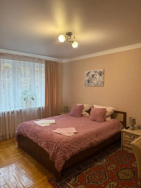 Квартира в центре с балконом в стиле кантри
