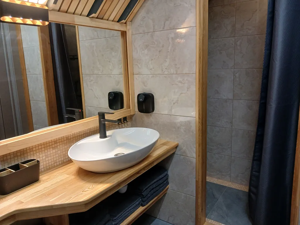 Дом с бассейном