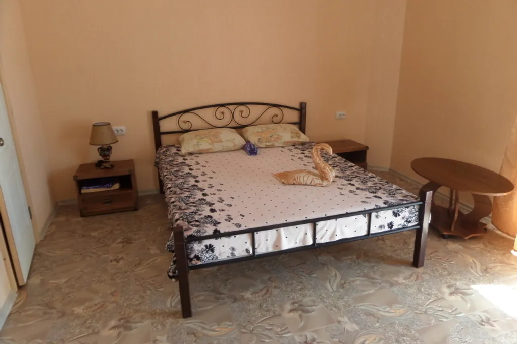 Квартира Комната на третьем этаже — аренда посуточно в Коктебель