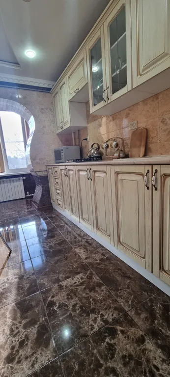 Уютная квартира в центре города с видом на горы