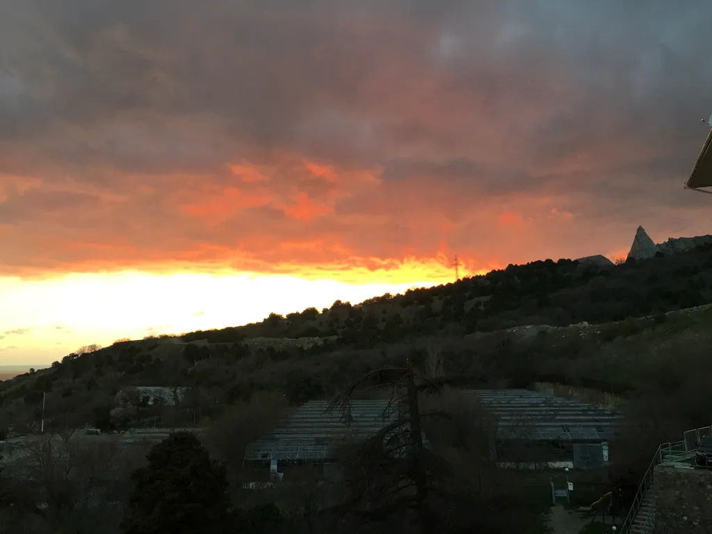 Апартаменты с видом на море, горы в новом доме над Форосским парком