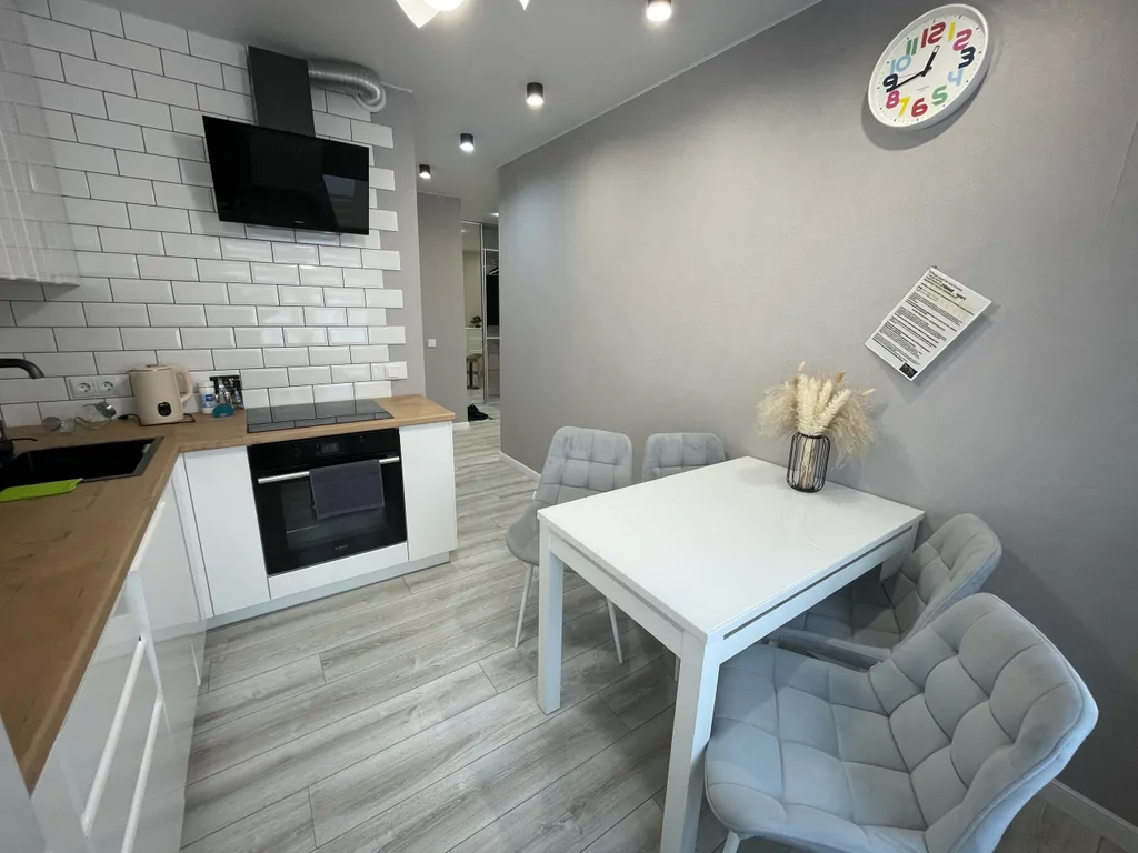 Уютная З комнатная квартира на 19 этаже