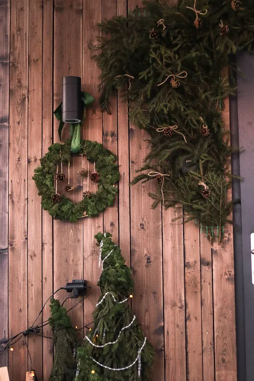 Эстетичный мини-домик с горячими ваннами и купелью