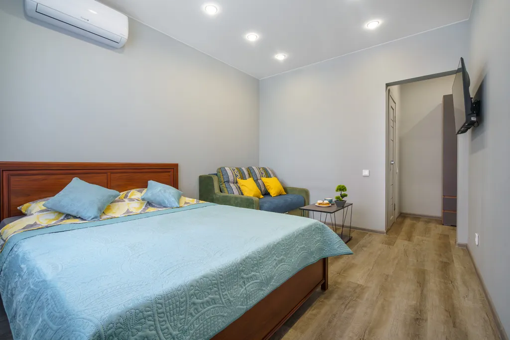 Современная квартира в центре, рядом с Новособорной площадью