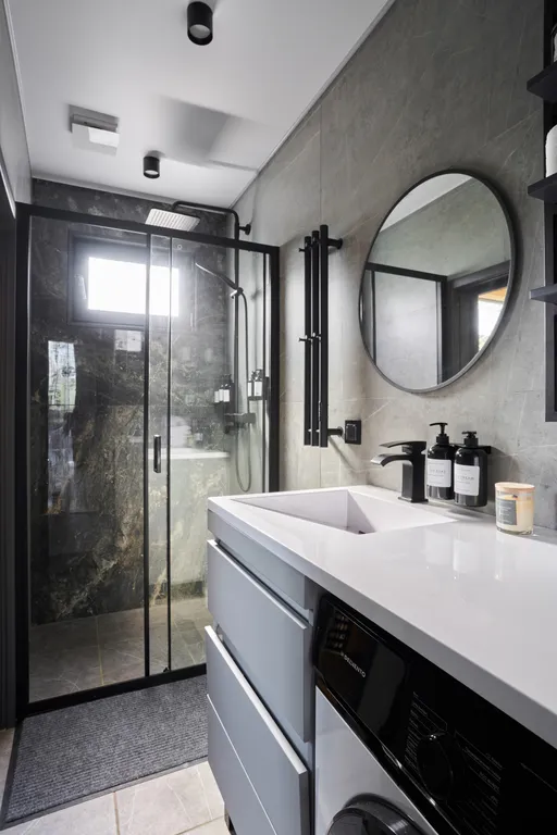 Большой панорамный дом с камином и сауной