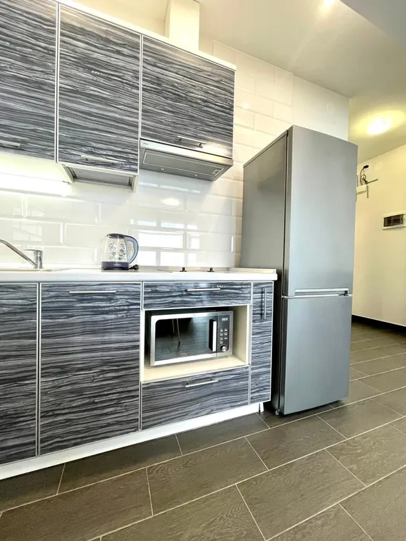 Эллинг на берегу моря