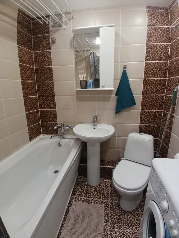 Уютная двухкомнатная квартира для отдыха и командировок рядом с УВЗ